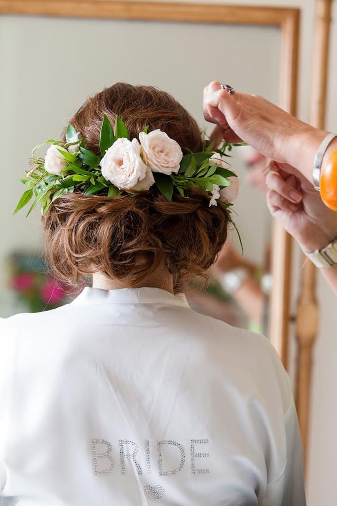 10 Fresh Spring Wedding Hairstyles with Flowers