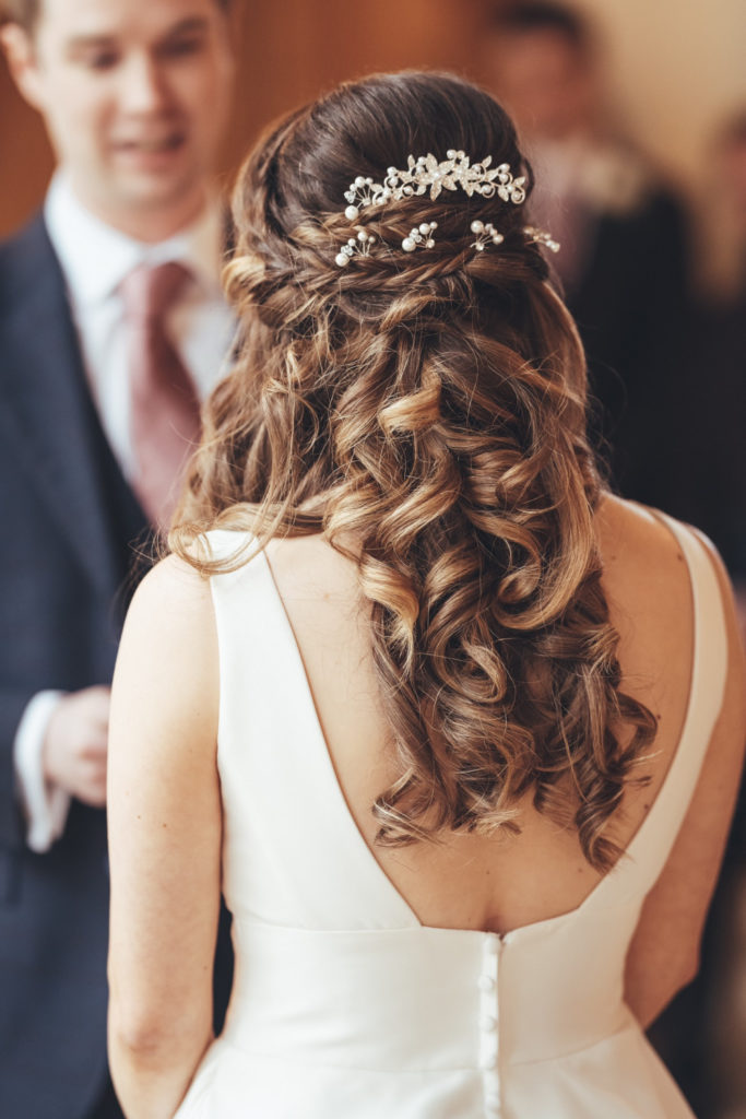 How to Choose the Right Half Up Half Down Wedding Hairstyle